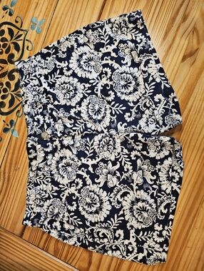 GAP Navy and Cream Floral Girlfriend Shorts